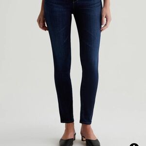 NWT AG The Prima Mid Rise Cigarette Jean in blue